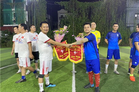 Giao lưu bóng đá FC Thái Sơn và FC Kiên Cường 